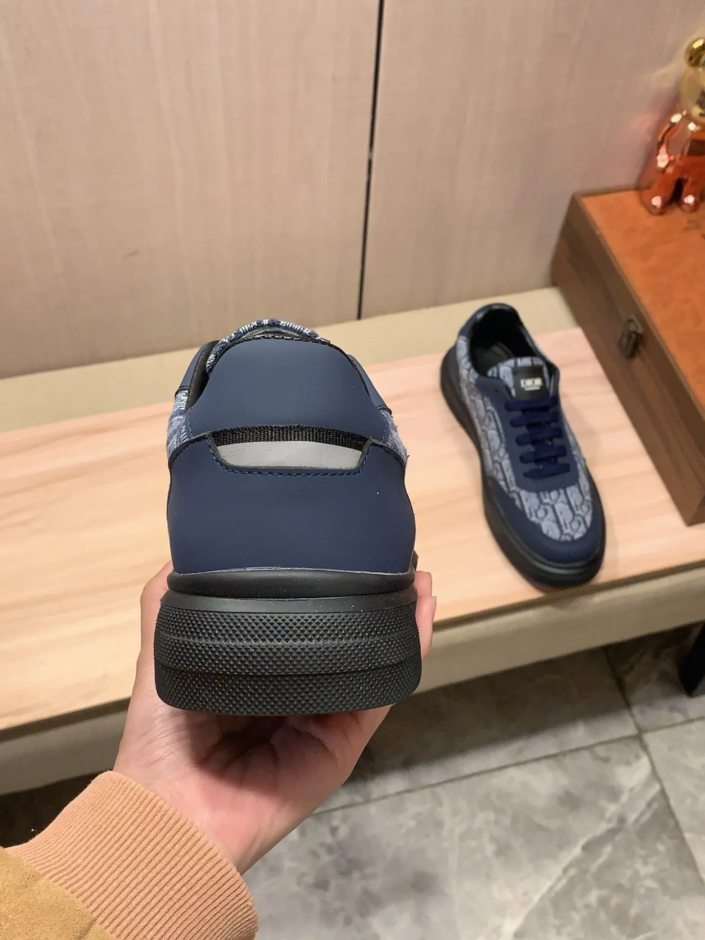 Men's men's shoes💰420💰💰🎩🎩[Lightning][Lightning] "Dior DIOR*" The latest • popular casual shoes, top brand [seduce] luxury ~ purchasing agency, top ~ quality. [Strong] The upper is made of imported breathable cowhide with material ➕ breathable sheepskin feet (•) and fine workmanship. The original stylish and stylish soft rubber wear-resistant and non-slip outsole is light and comfortable on the feet. The real thing looks better when photographed in person. 111: code: 38-44, 3️⃣ colors selected